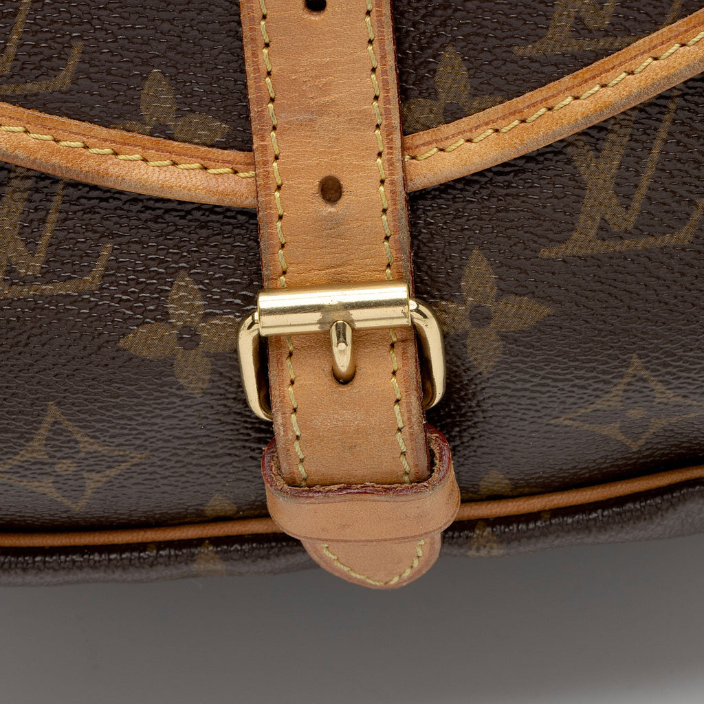 Louis Vuitton Monogram Canvas Saumur 30 Messenger Bag (SHF-Uyfdal)