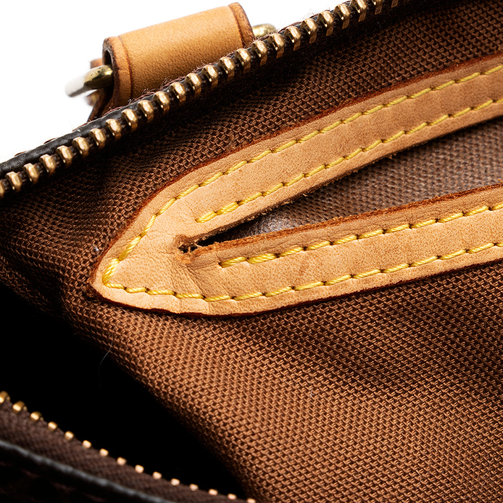 Louis Vuitton Monogram Canvas Speedy 25 Satchel (SHF-20295)