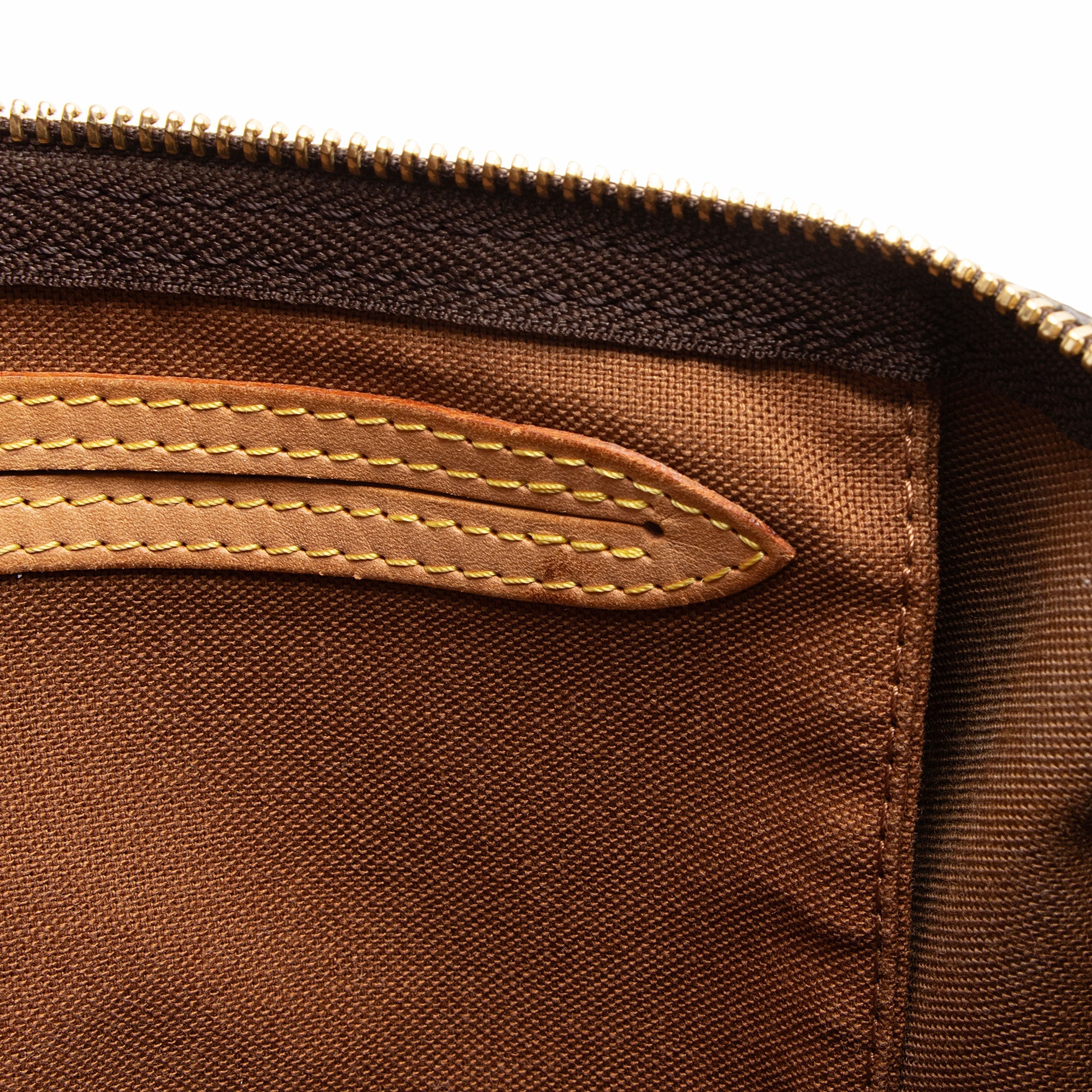 Louis Vuitton Monogram Canvas Speedy 30 Satchel (SHF-ru909w)