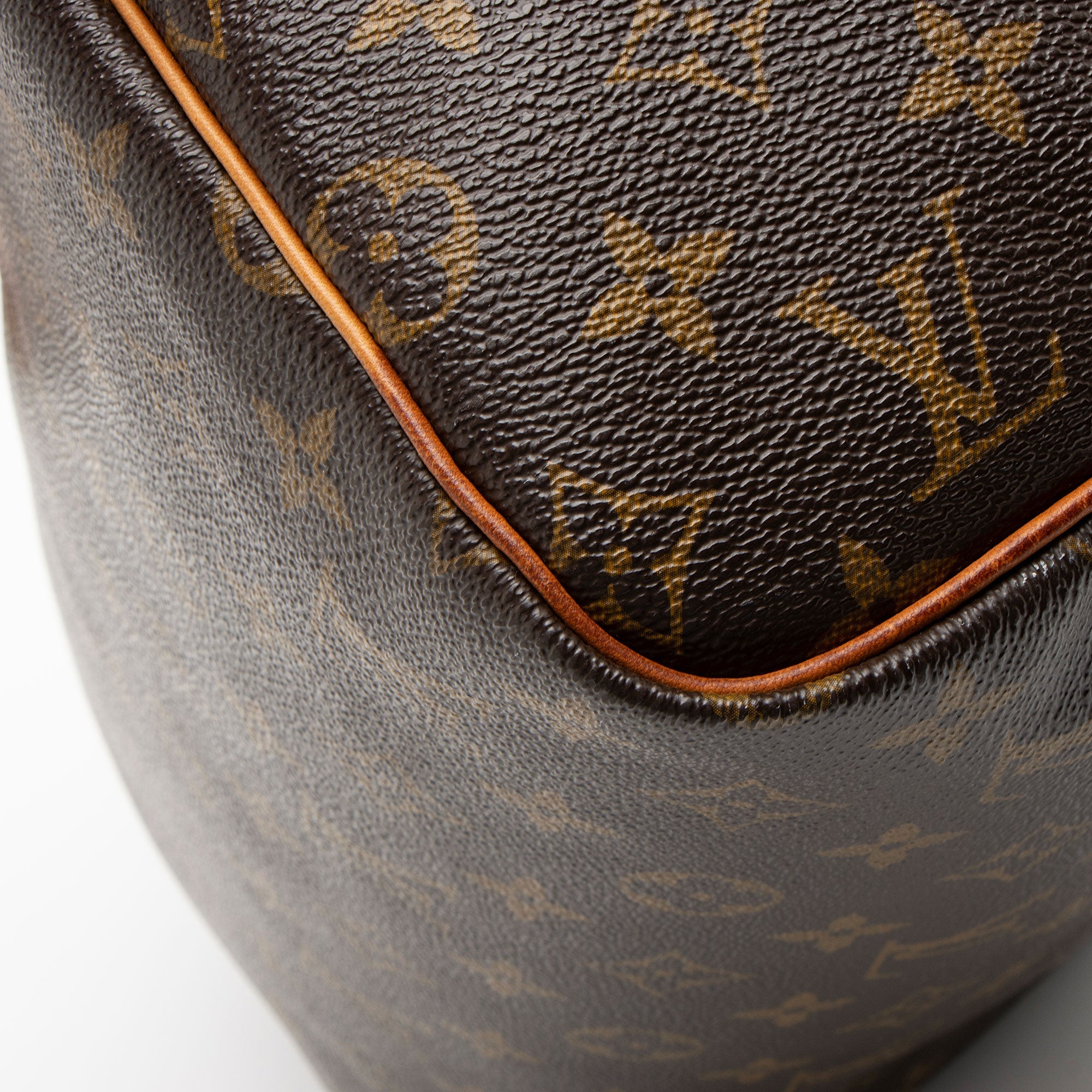 Louis Vuitton Monogram Canvas Speedy 30 Satchel (SHF-Y6nBhs)