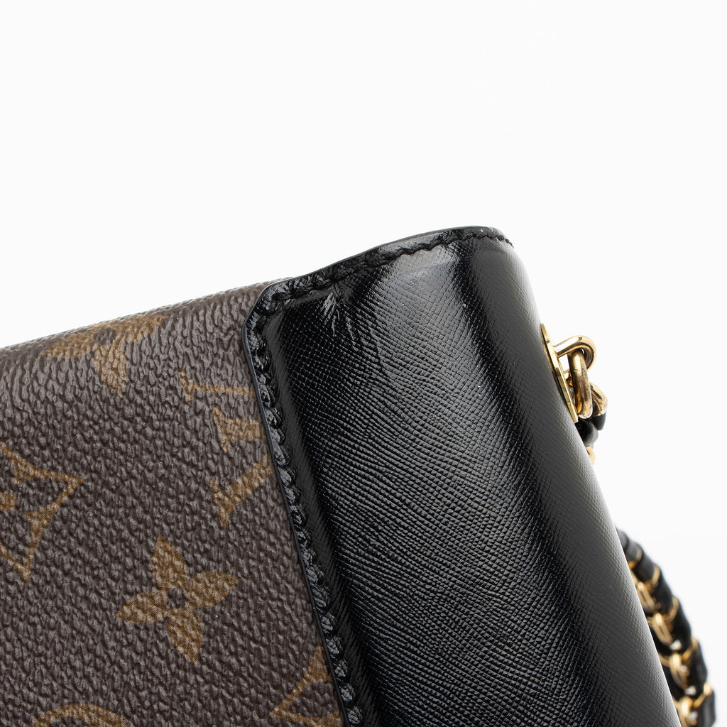 Louis Vuitton Monogram Canvas Thelma Pochette