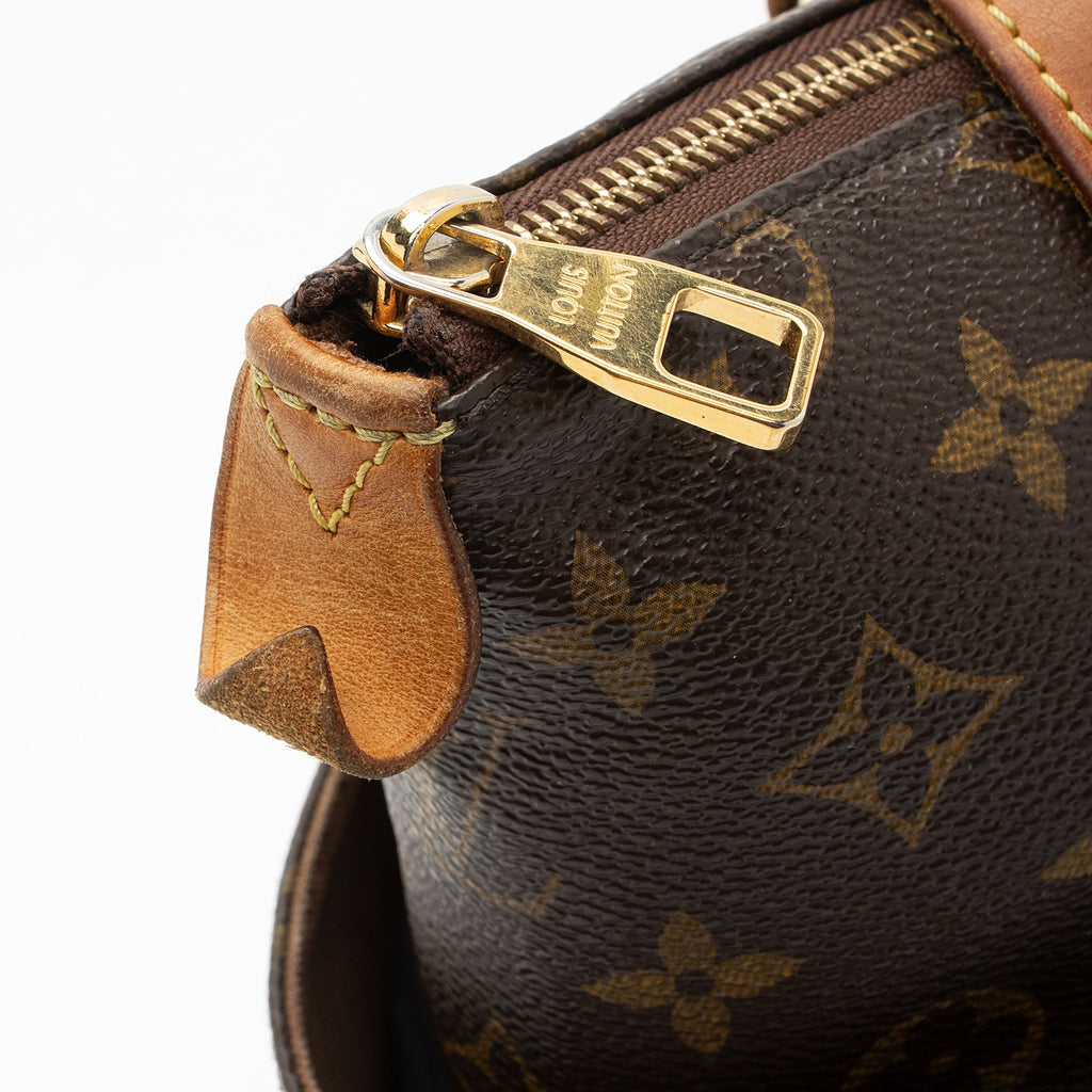 Louis Vuitton Monogram Canvas Totally MM Tote (SHF-LGduxF)