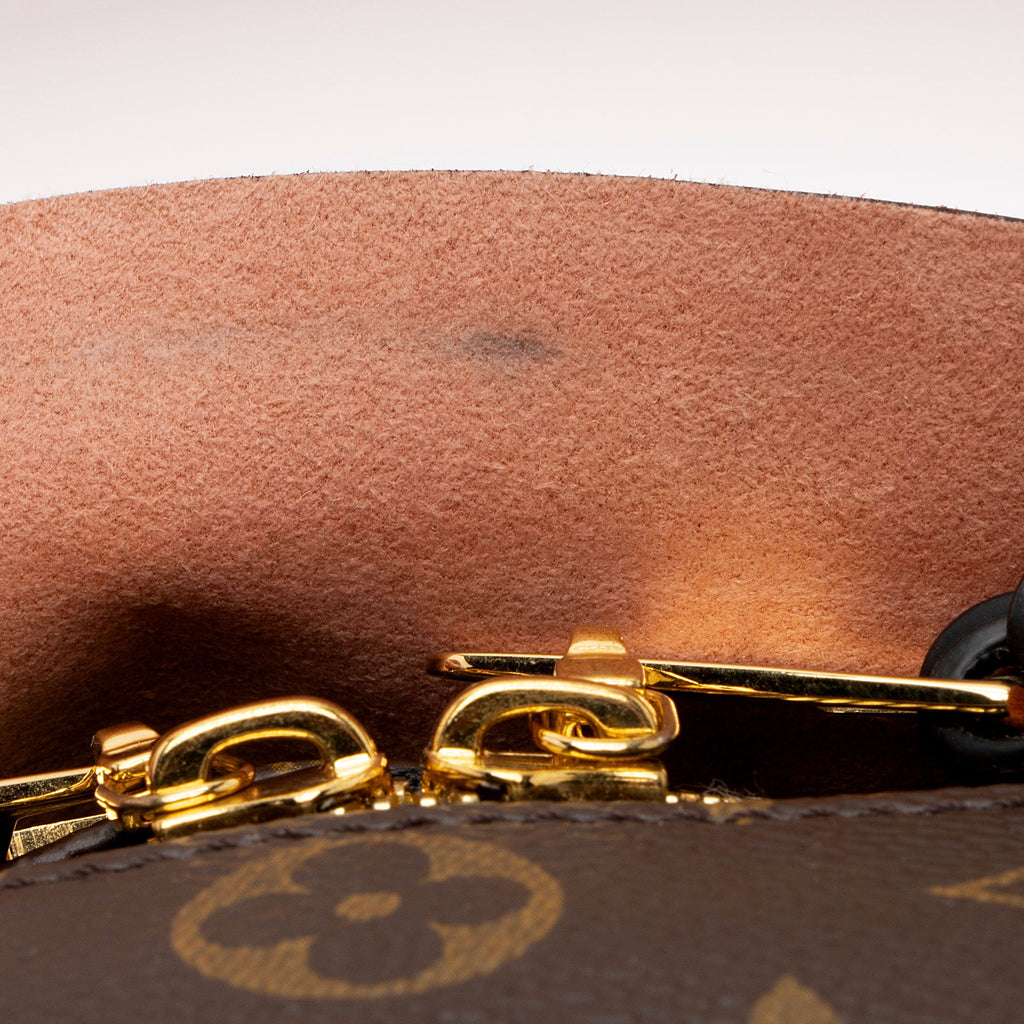 Louis Vuitton Monogram Canvas Tuileries Besace Shoulder Bag (SHF-LQGBEk)