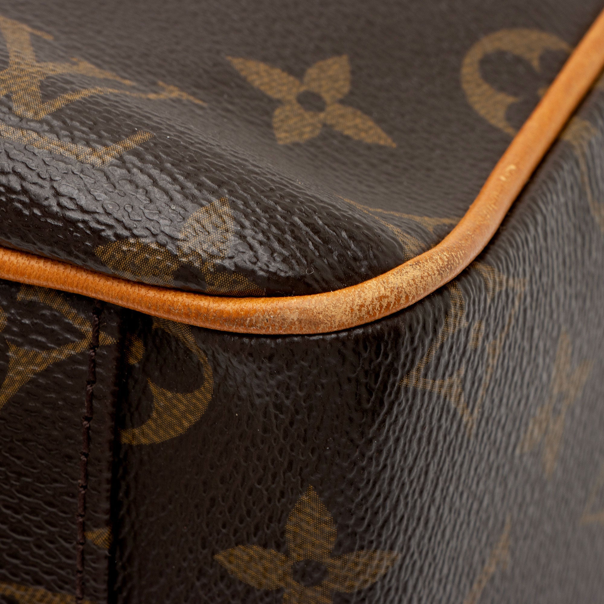 Louis Vuitton Monogram Canvas Valmy MM Messenger Bag (SHF-vusxUP)