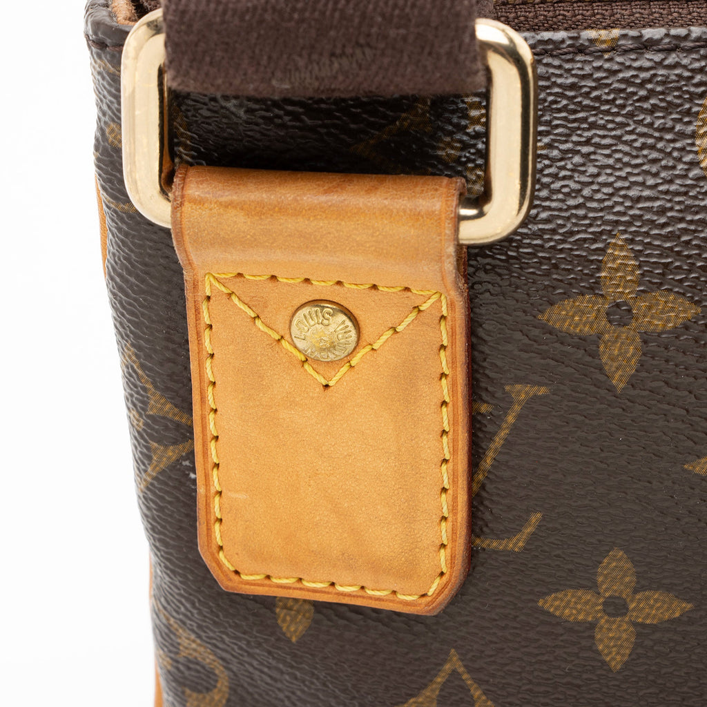 Louis Vuitton Monogram Canvas Valmy Pochette Messenger