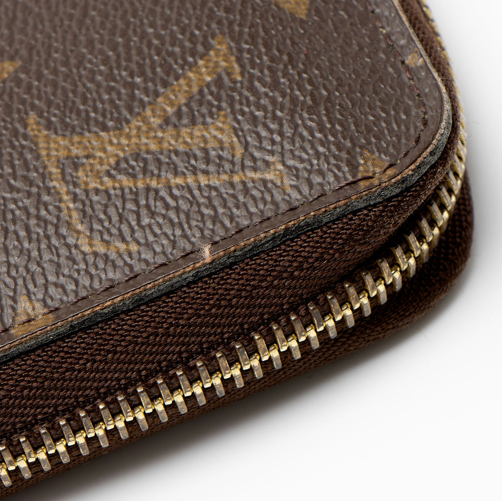 Louis Vuitton Monogram Canvas Zippy Wallet