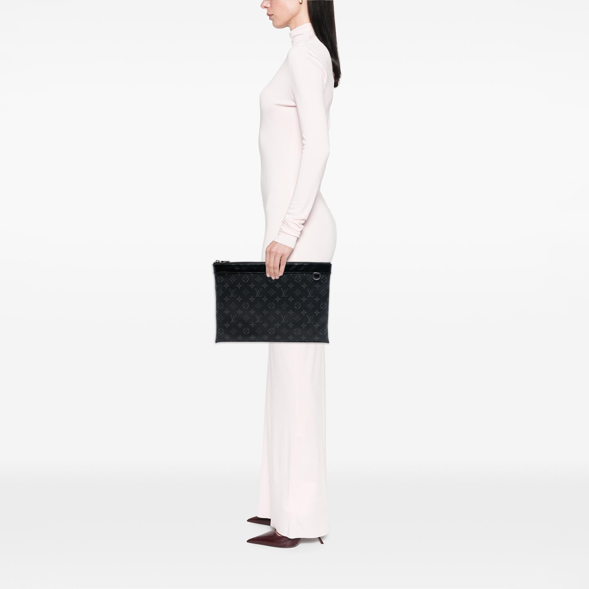 Louis Vuitton Monogram Eclipse Discovery Pochette GM