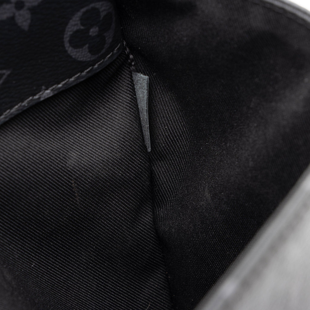 Louis Vuitton Monogram Eclipse District PM Messenger