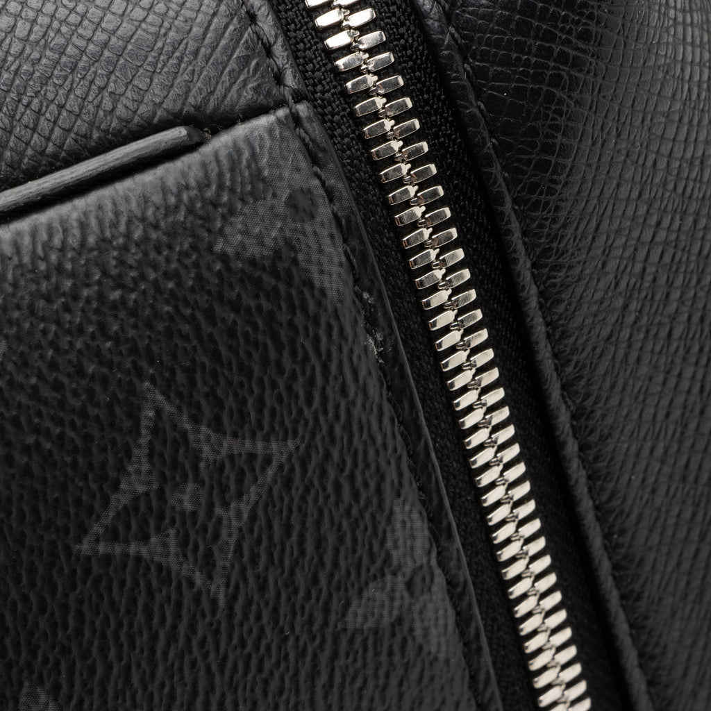 Louis Vuitton Monogram Eclipse Taiga Leather Outdoor Messenger Bag (SHF-u7xRKn)