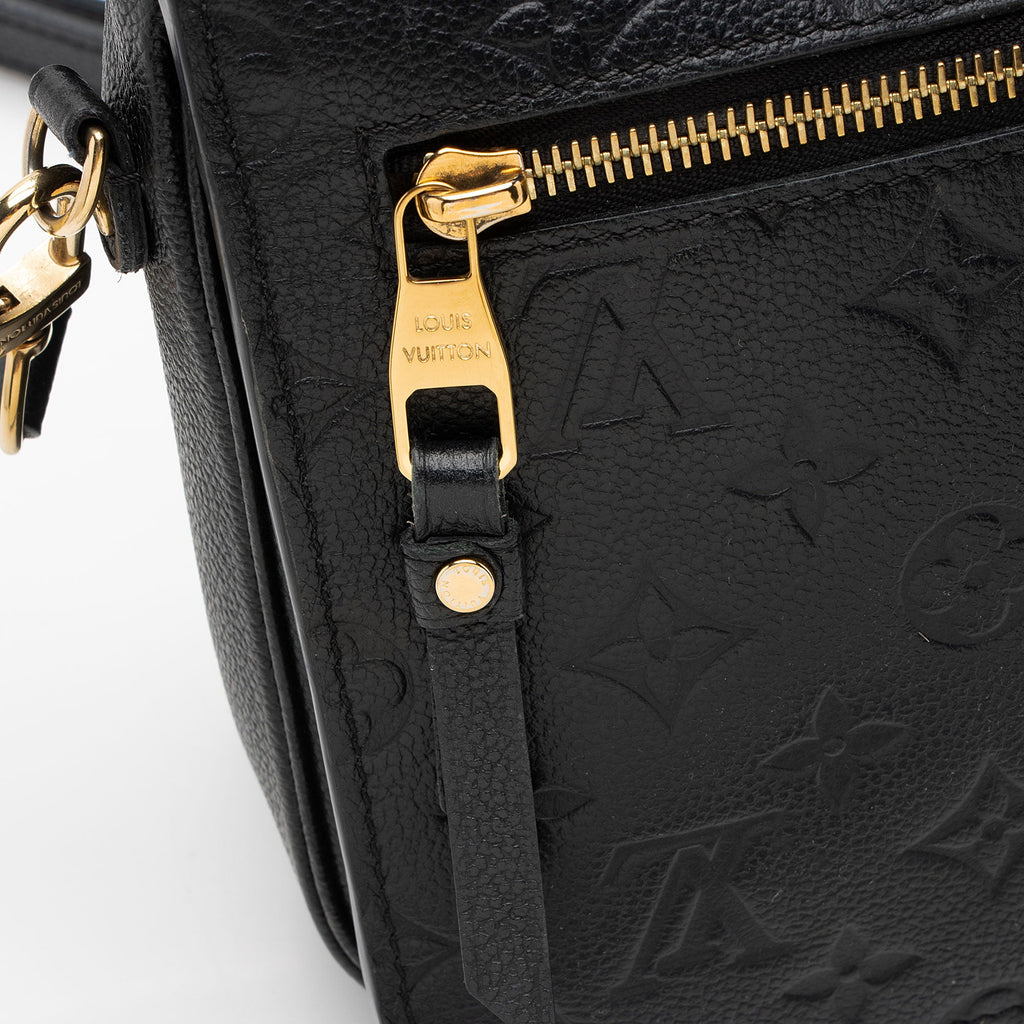 Louis Vuitton Monogram Empreinte Pochette Metis Shoulder Bag (SHF-wv63rg)