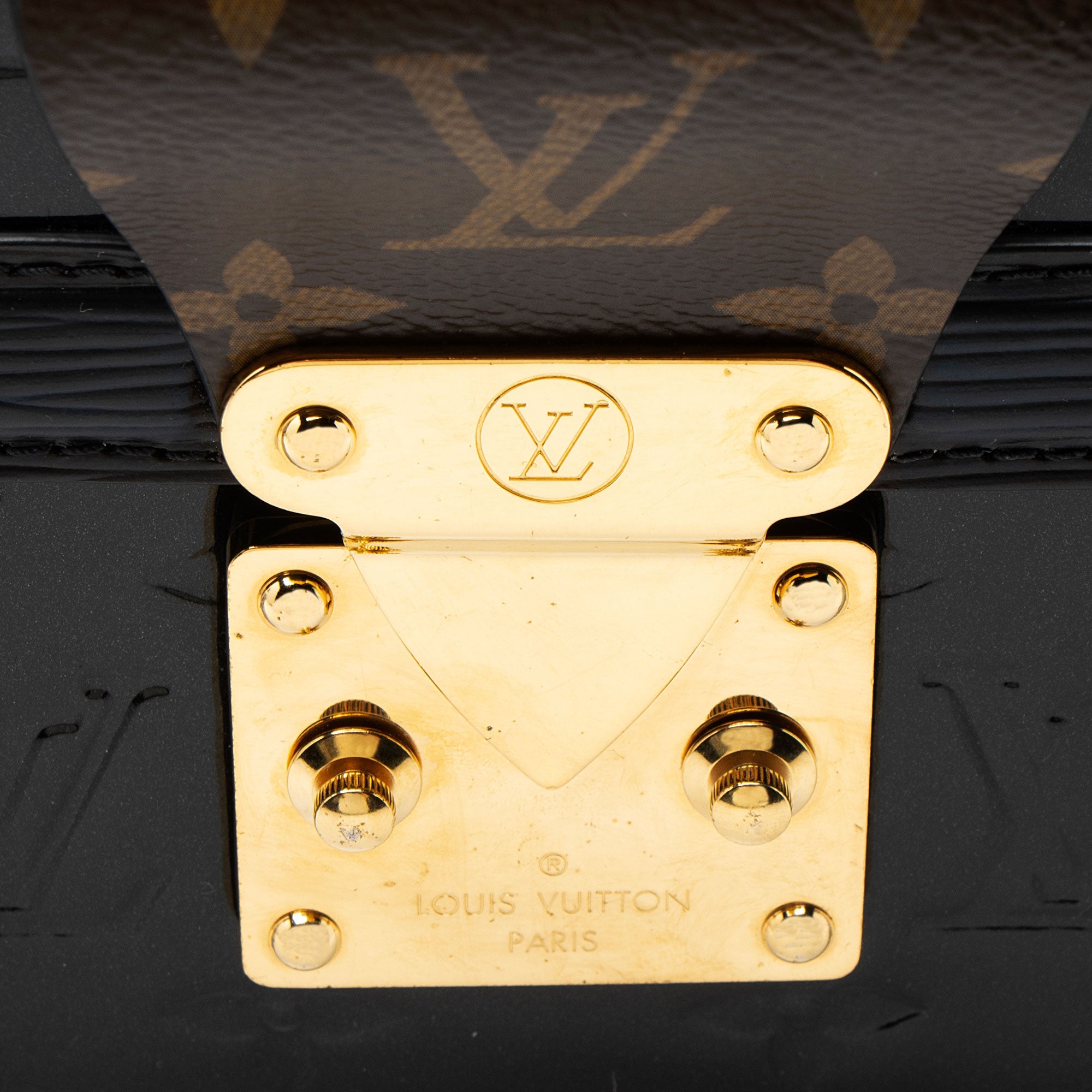 Louis Vuitton Monogram Epi Vernis Wynwood Shoulder Bag