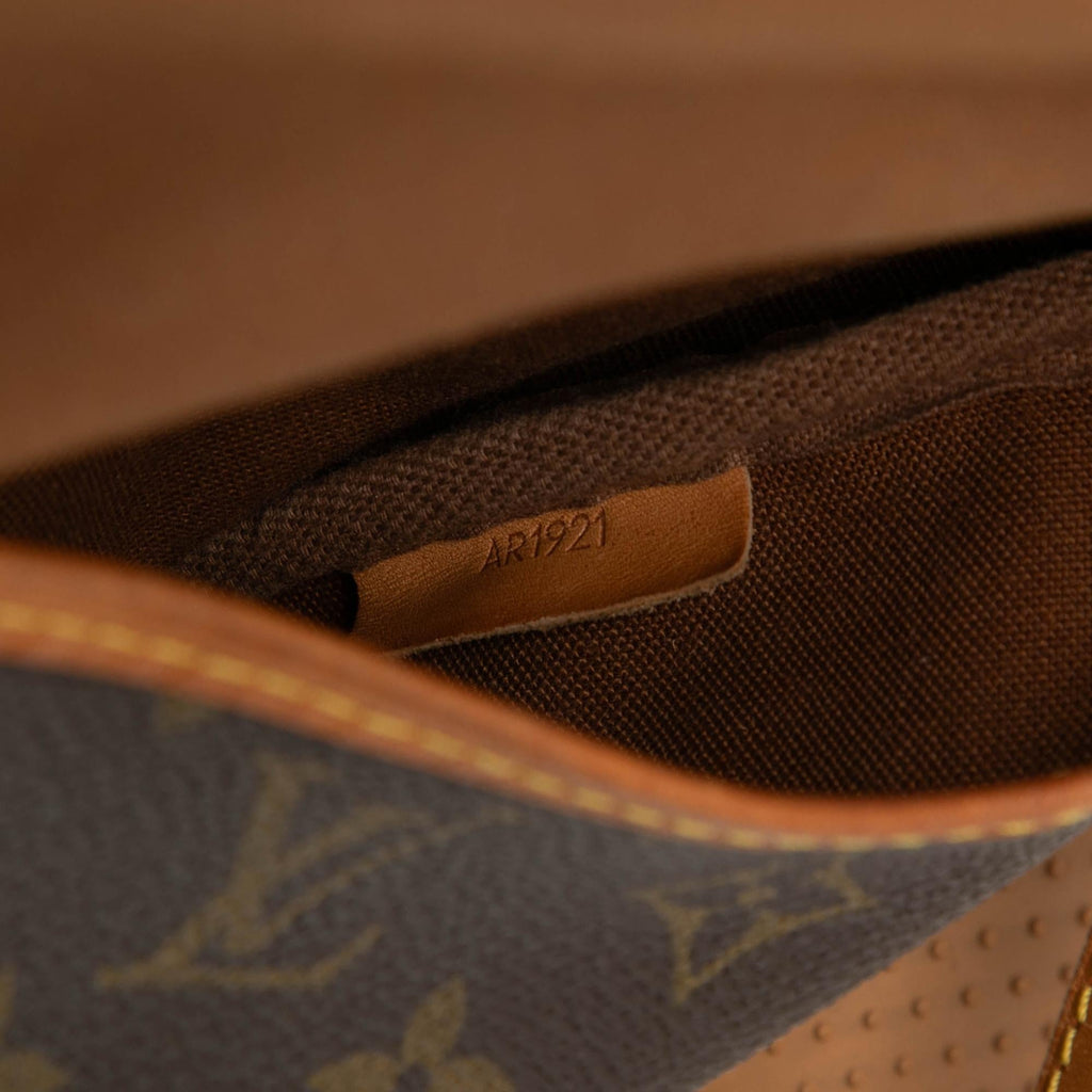 Louis Vuitton Monogram Saumur 25