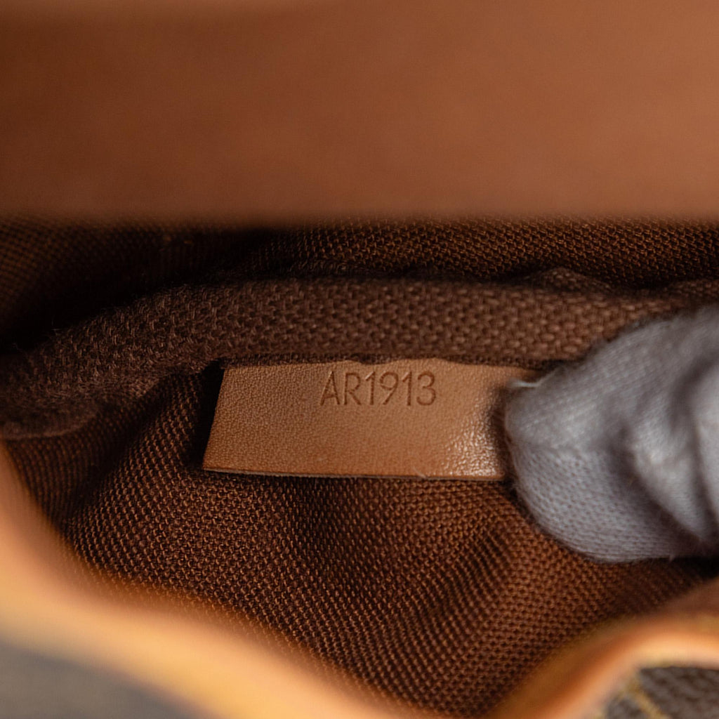 Louis Vuitton Monogram Saumur 30