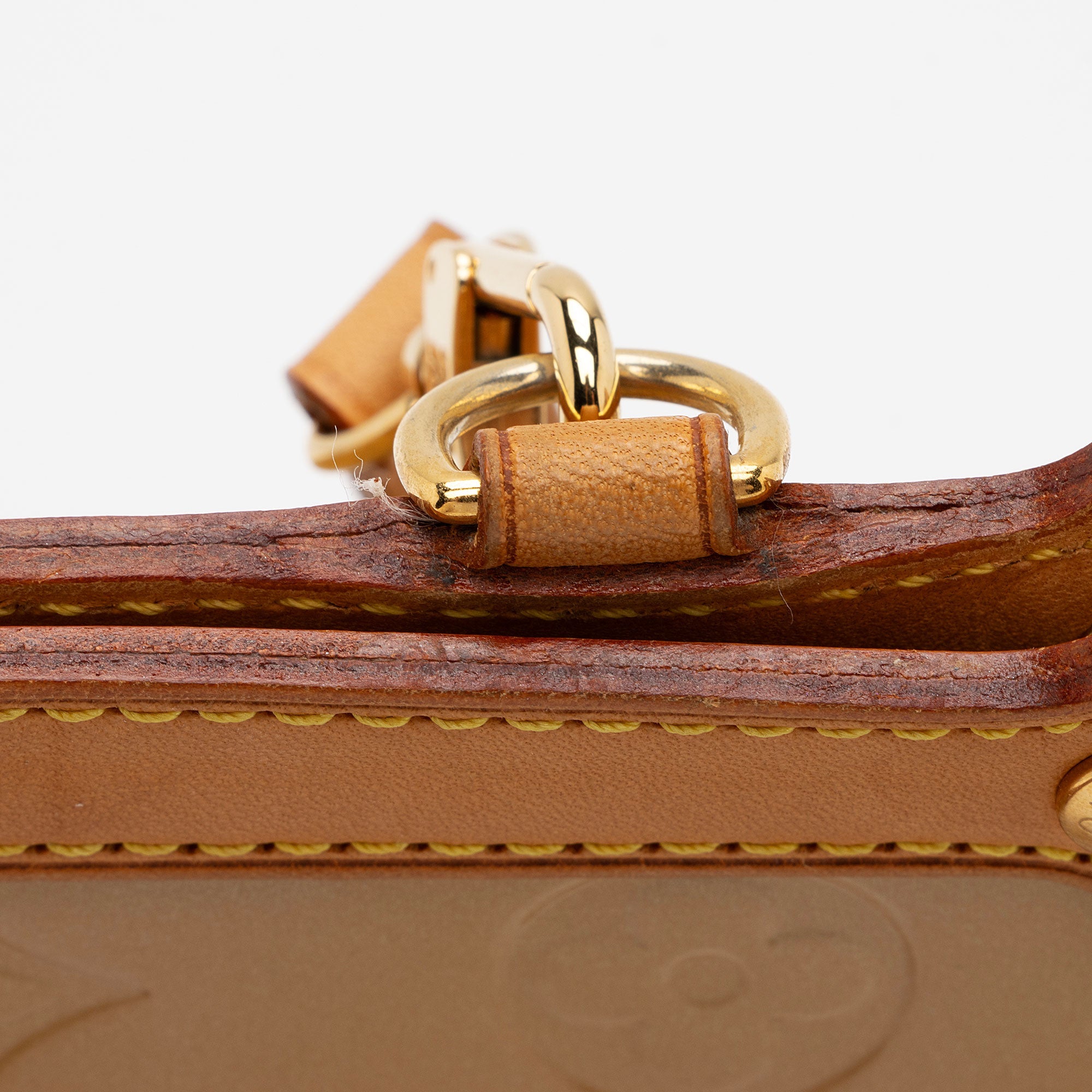 Louis Vuitton Monogram Vernis Roxbury Drive Clutch (SHF-HjMdyt)