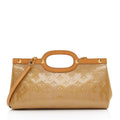 Louis Vuitton Monogram Vernis Roxbury Drive Clutch (SHF-HjMdyt)
