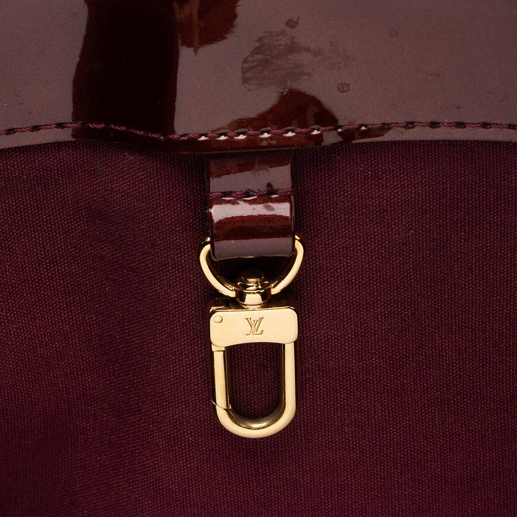 Louis Vuitton Monogram Vernis Wilshire PM Tote (SHF-eeeczU)