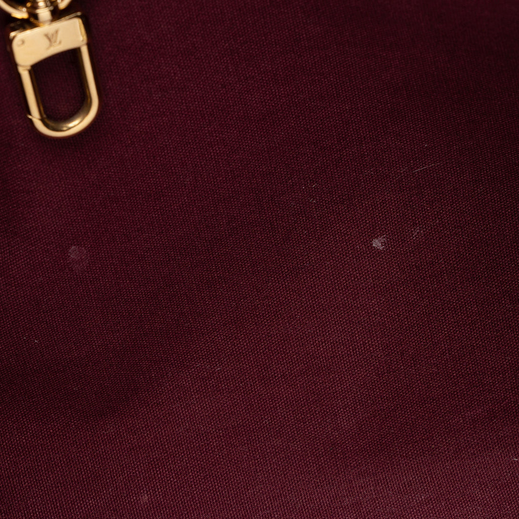 Louis Vuitton Monogram Vernis Wilshire PM Tote (SHF-eeeczU)