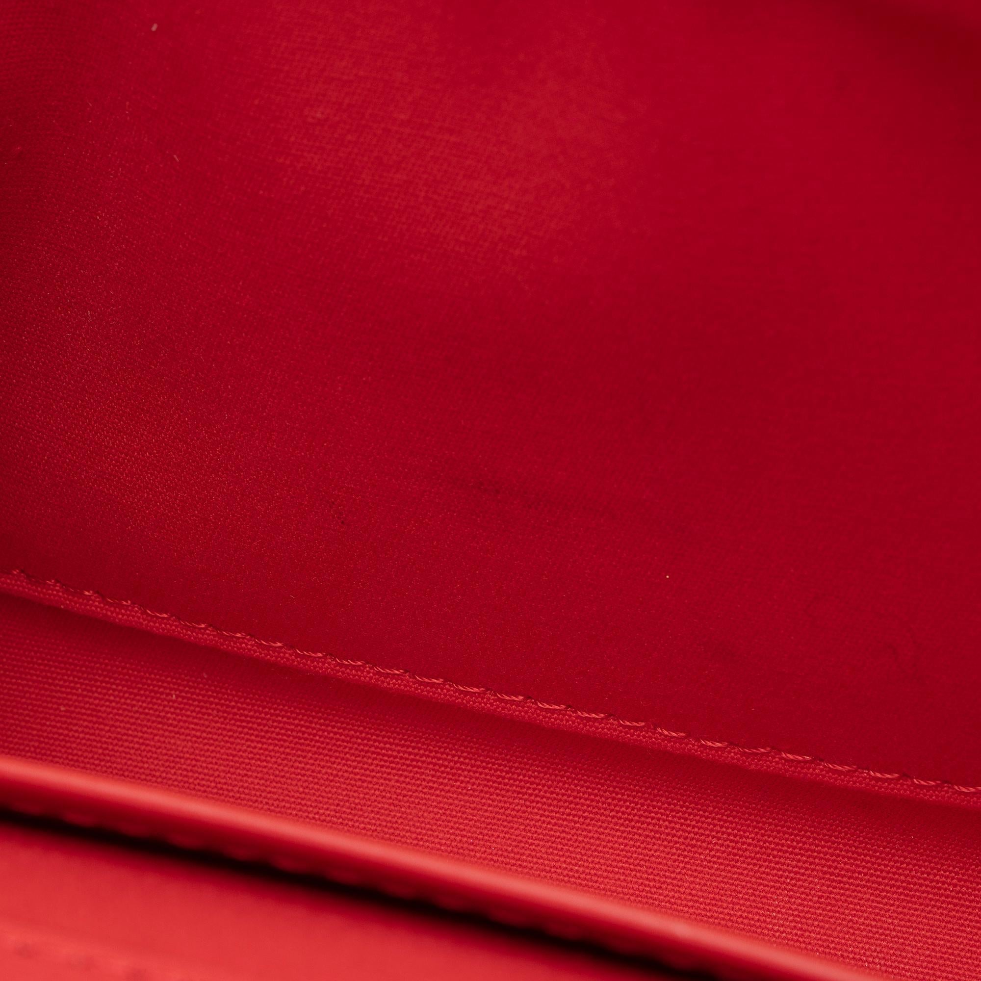 Louis Vuitton Patent Leather Louise Clutch (SHF-5GHpKI)