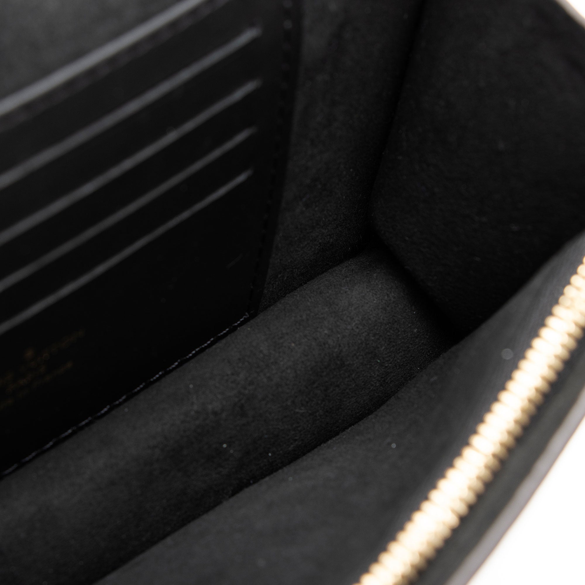 Louis Vuitton Reverse Monogram Dauphine Chain Wallet (SHF-BmrxyO)