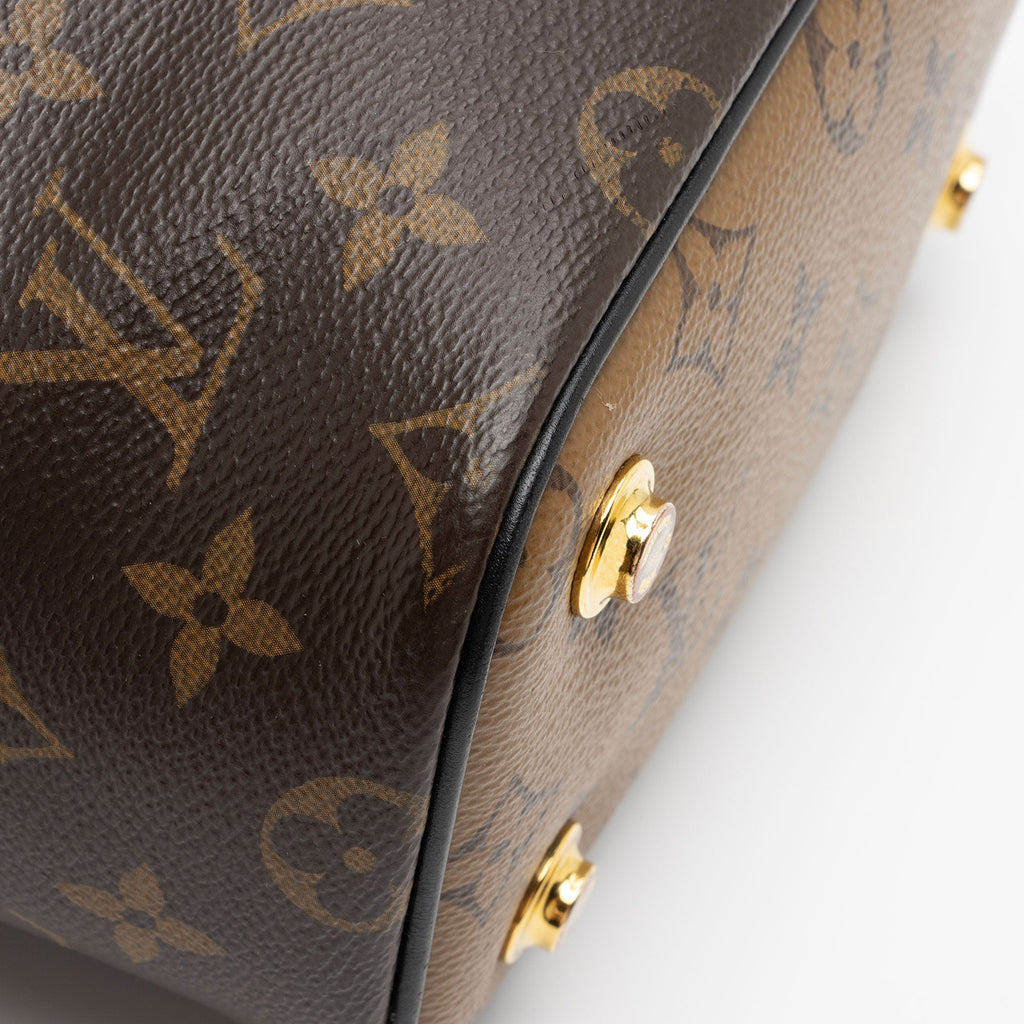 Louis Vuitton Reverse Monogram Vanity PM Shoulder Bag (SHF-yR0z4g)