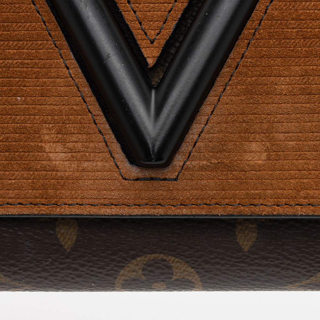 Louis Vuitton Suede Calfskin Wild Leopard Print Twist Chain Wallet (SHF-640zA2)