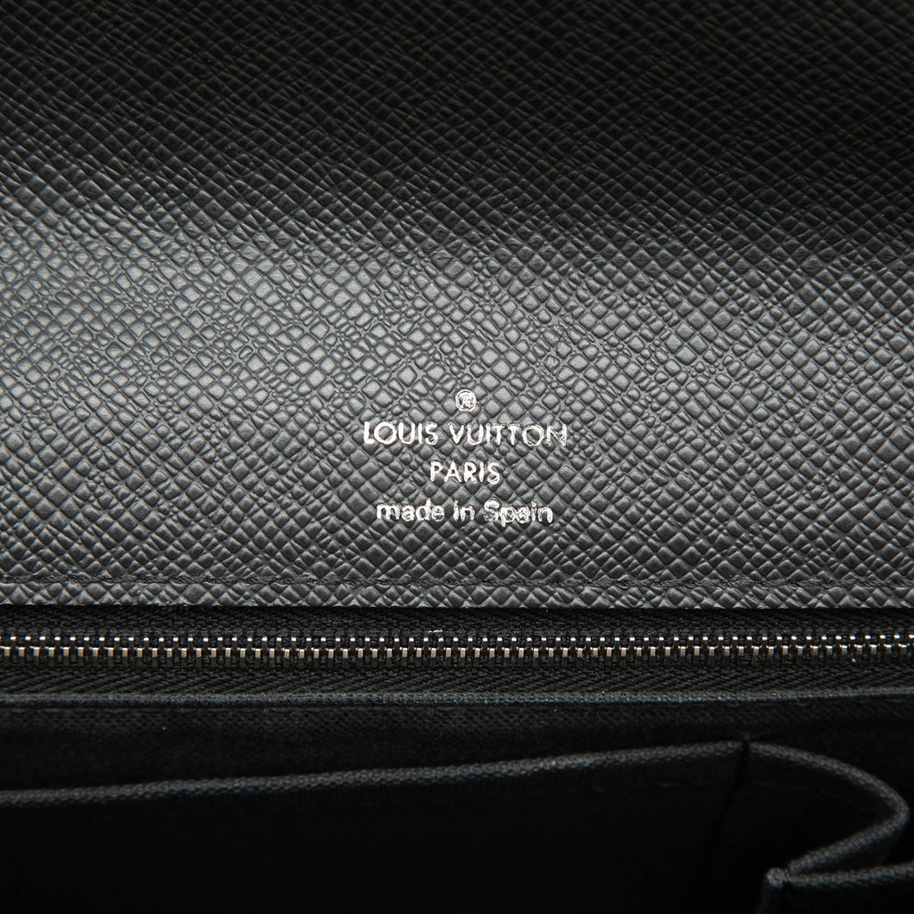 Louis Vuitton Taiga Belaia Clutch
