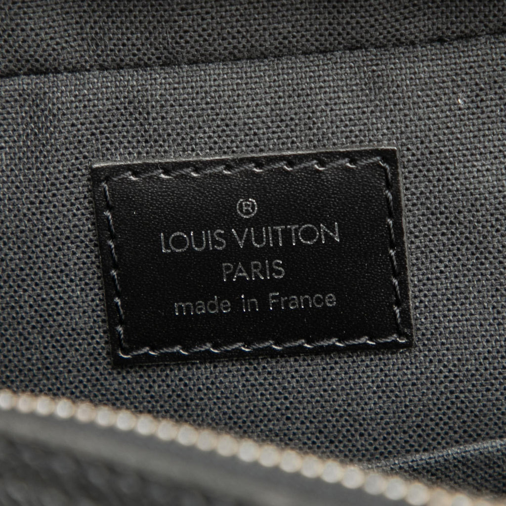 Louis Vuitton Taiga Beluga