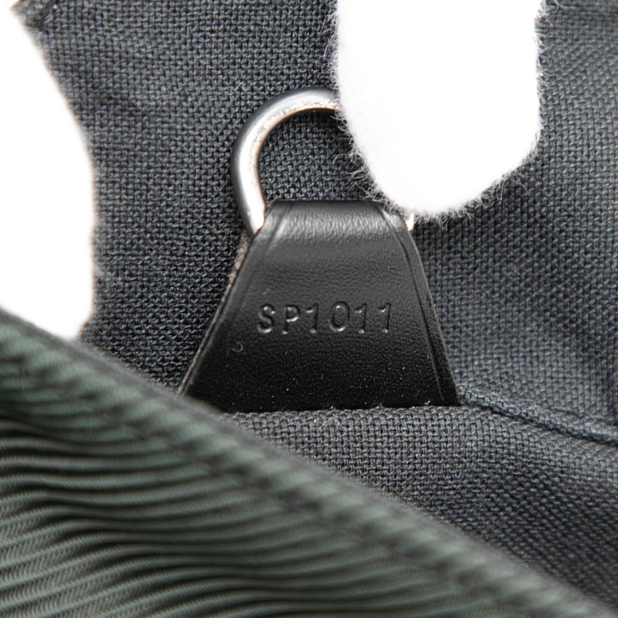 Louis Vuitton Taiga Dersou