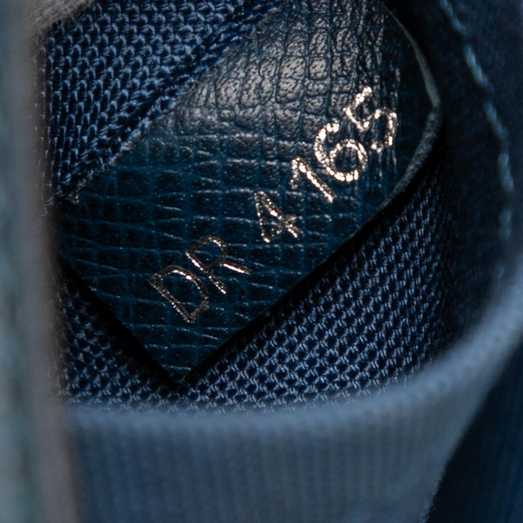Louis Vuitton Taiga Grigori PM