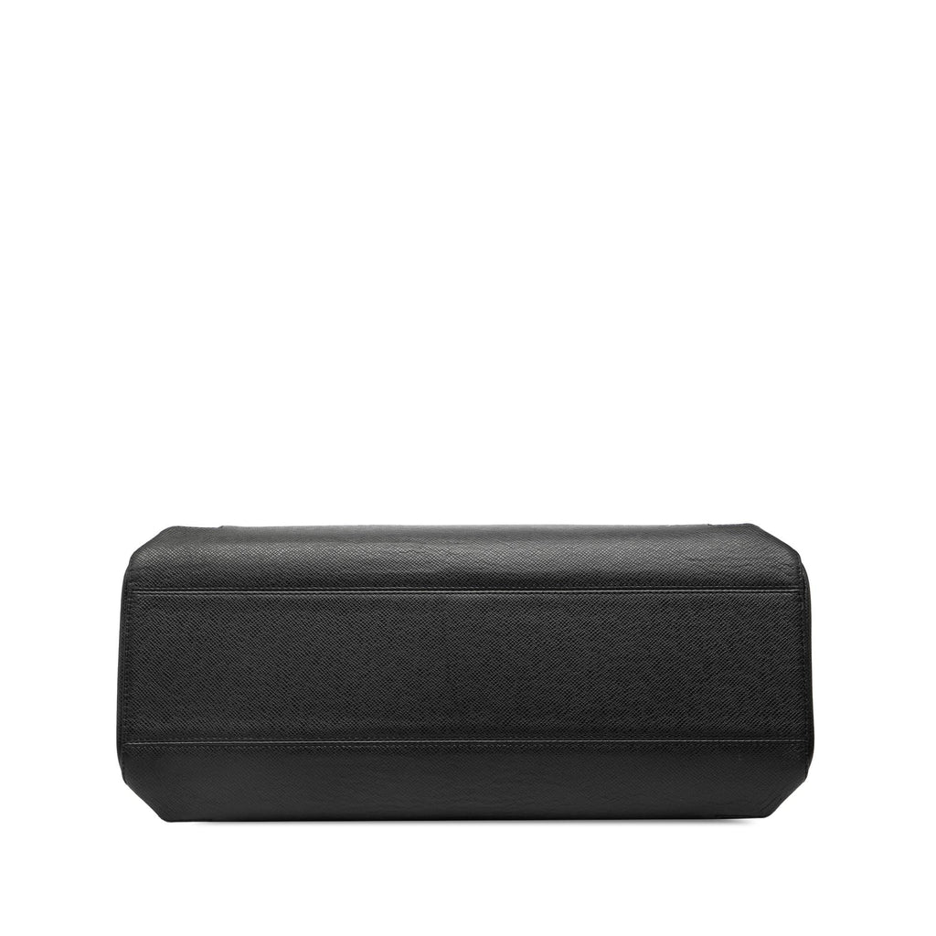 Louis Vuitton Taiga Kasbek GM