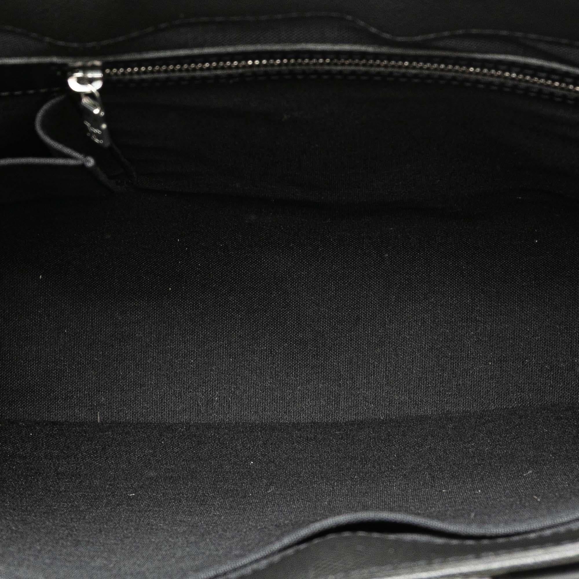 Louis Vuitton Taiga Kasbek PM