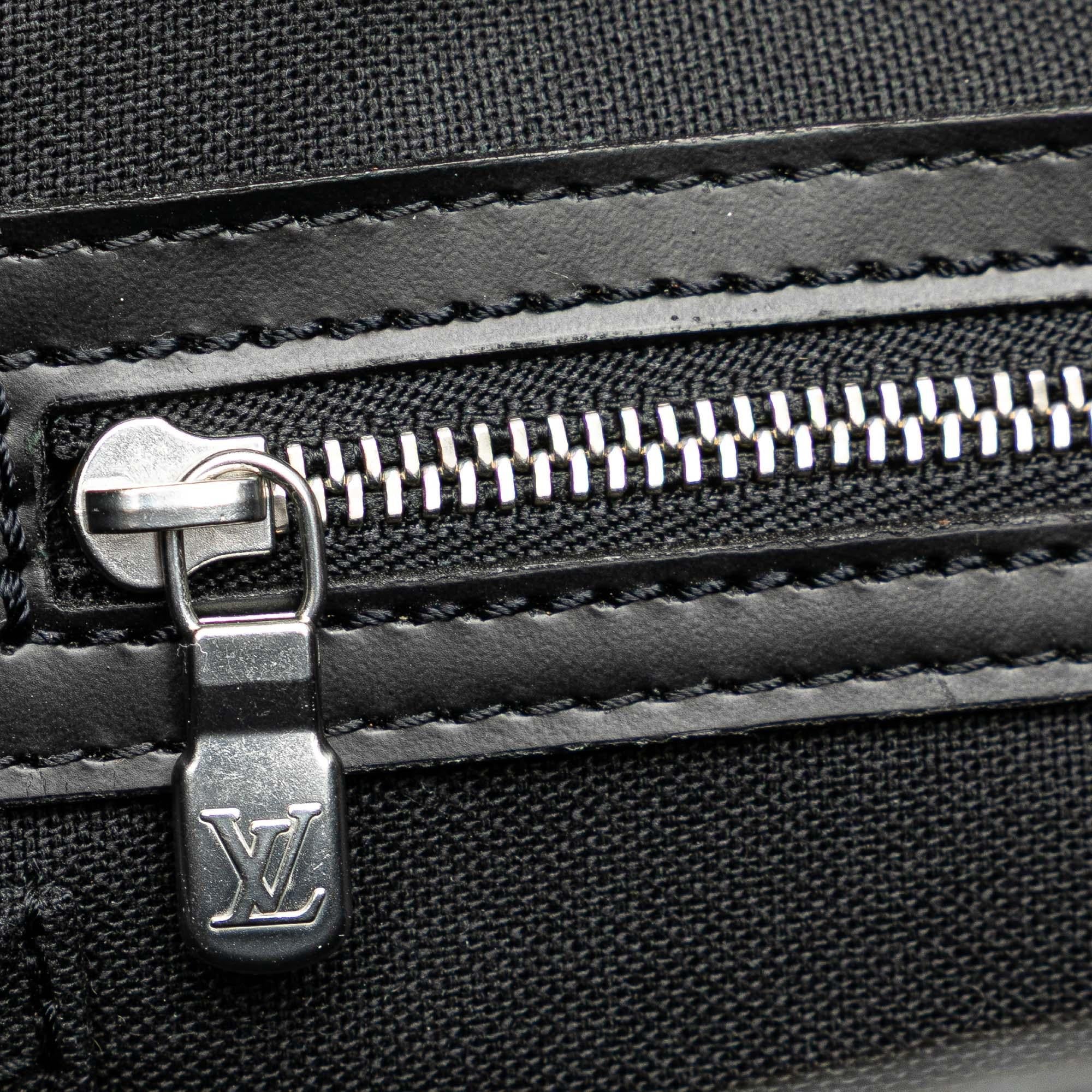 Louis Vuitton Taiga Kasbek PM