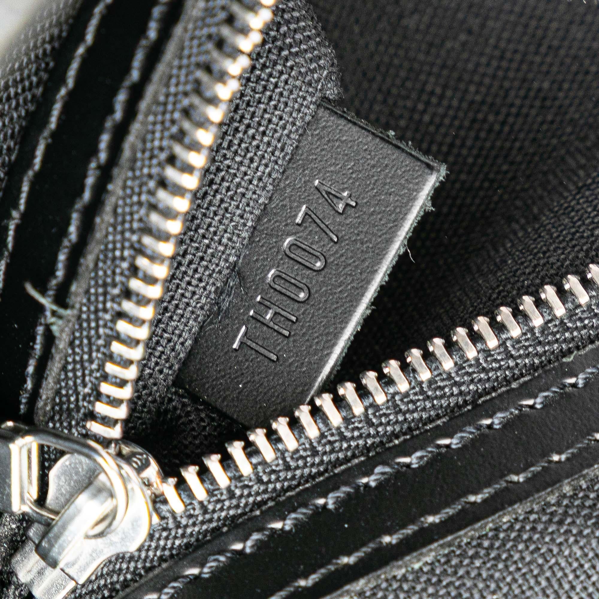 Louis Vuitton Taiga Kasbek PM