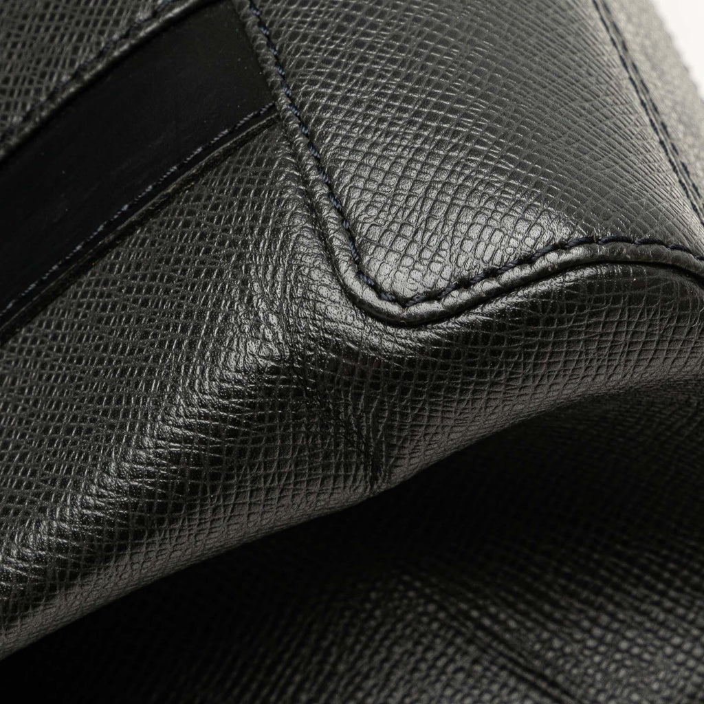 Louis Vuitton Taiga Kasbek PM