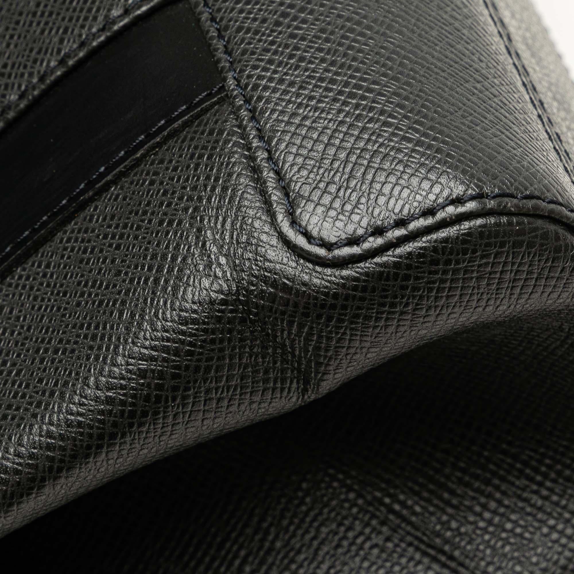 Louis Vuitton Taiga Kasbek PM