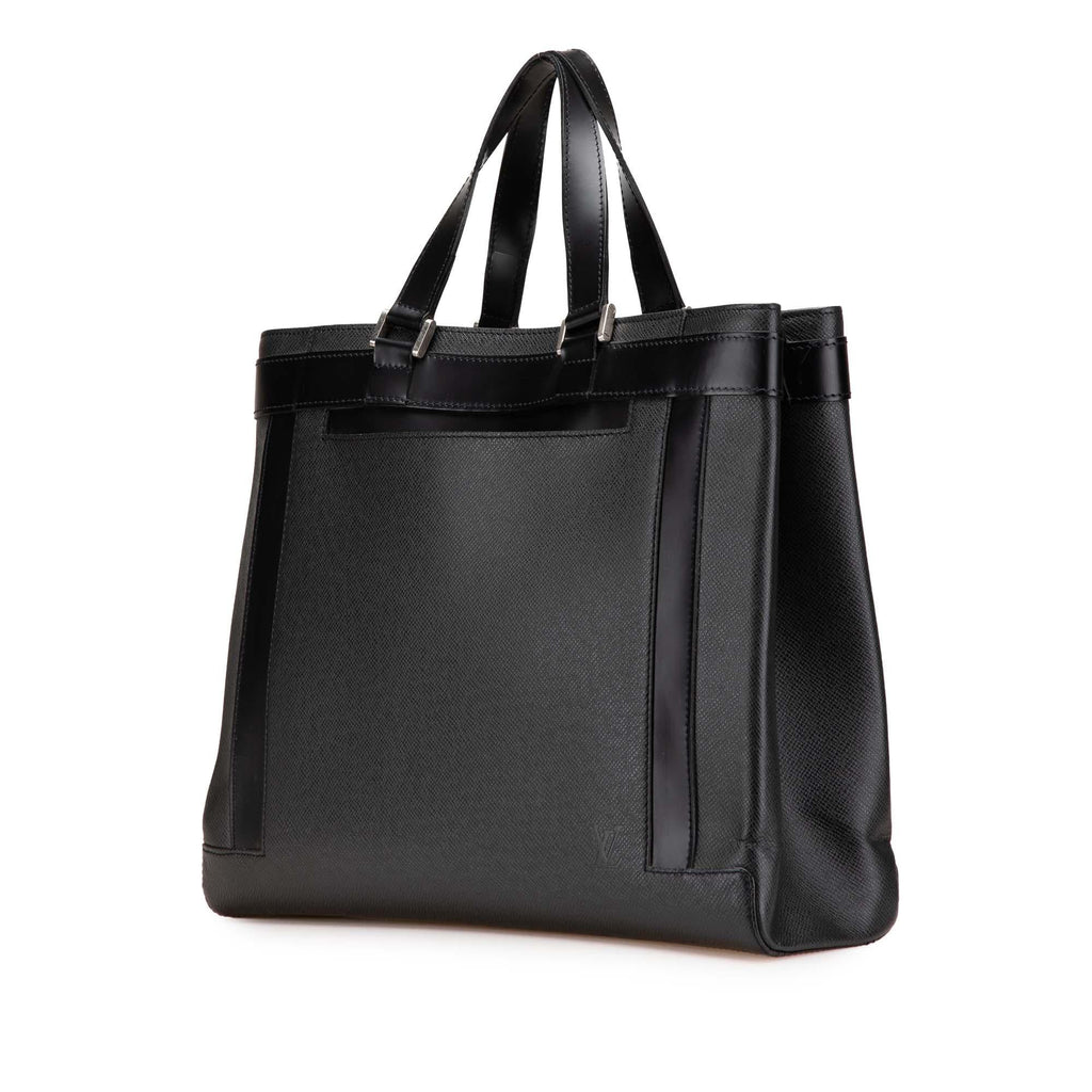 Louis Vuitton Taiga Kasbek PM