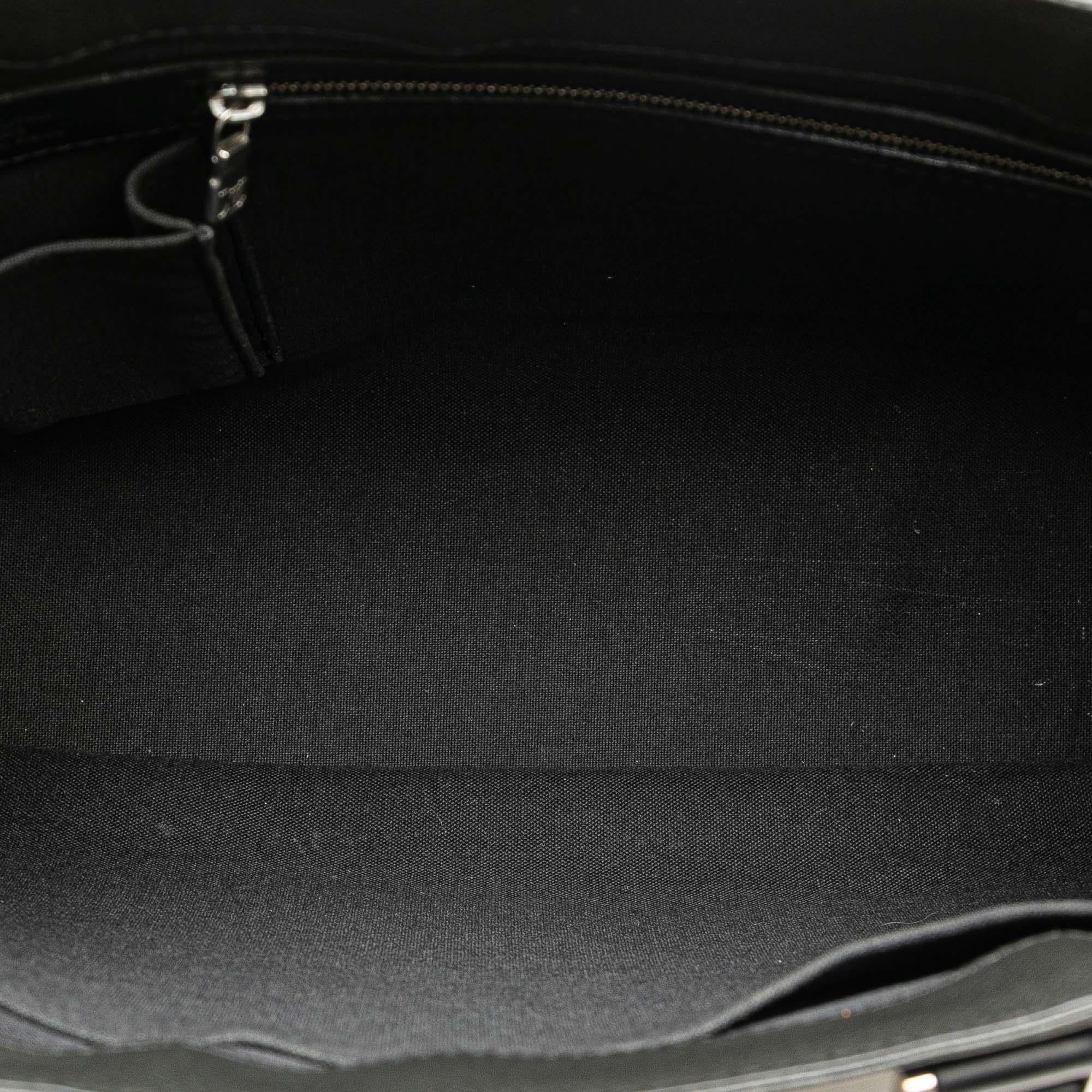 Louis Vuitton Taiga Kasbek PM