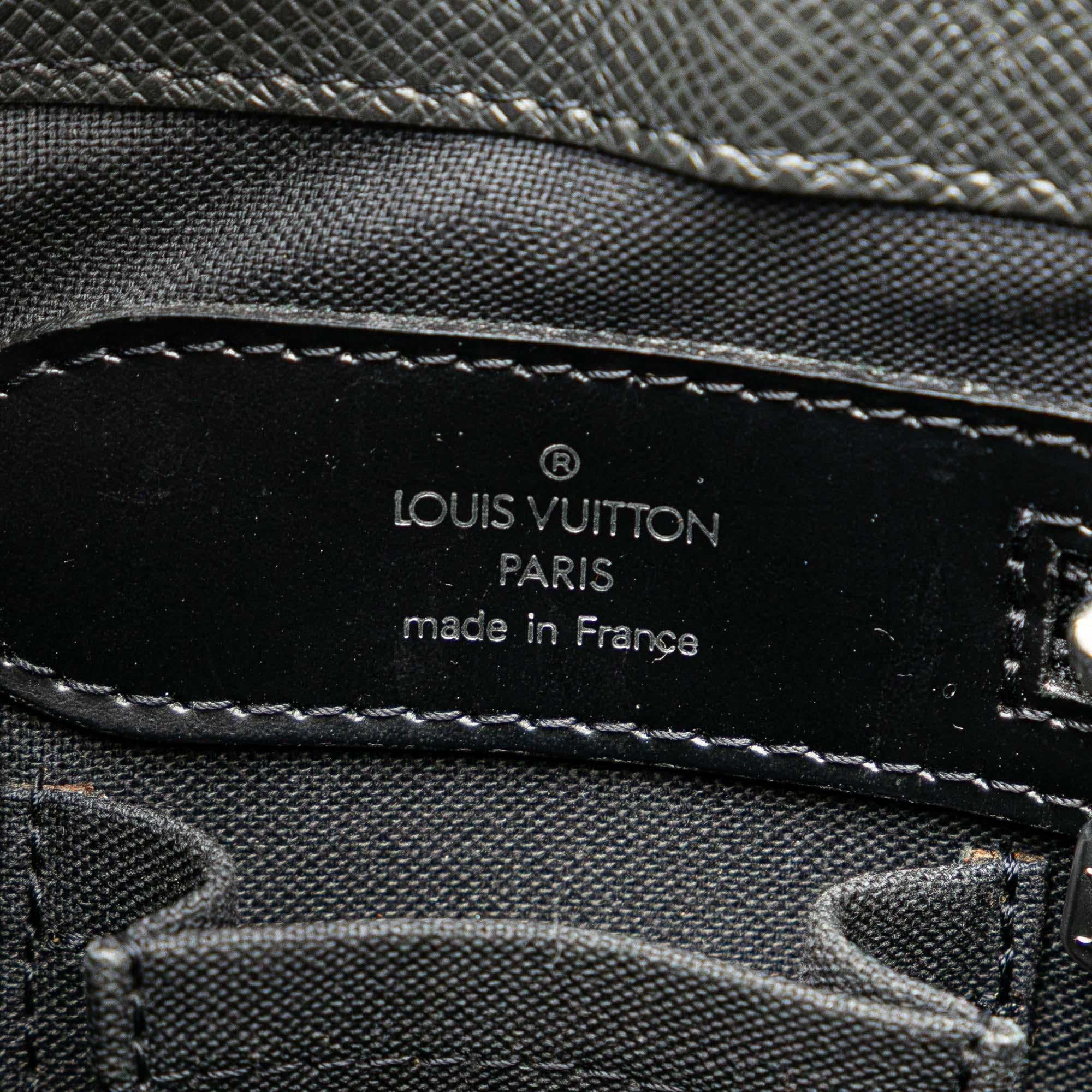 Louis Vuitton Taiga Kasbek PM