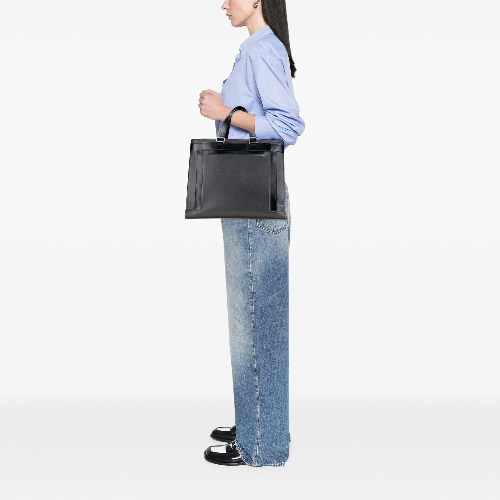 Louis Vuitton Taiga Kasbek PM
