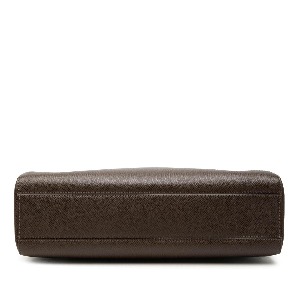 Louis Vuitton Taiga Kasbek PM