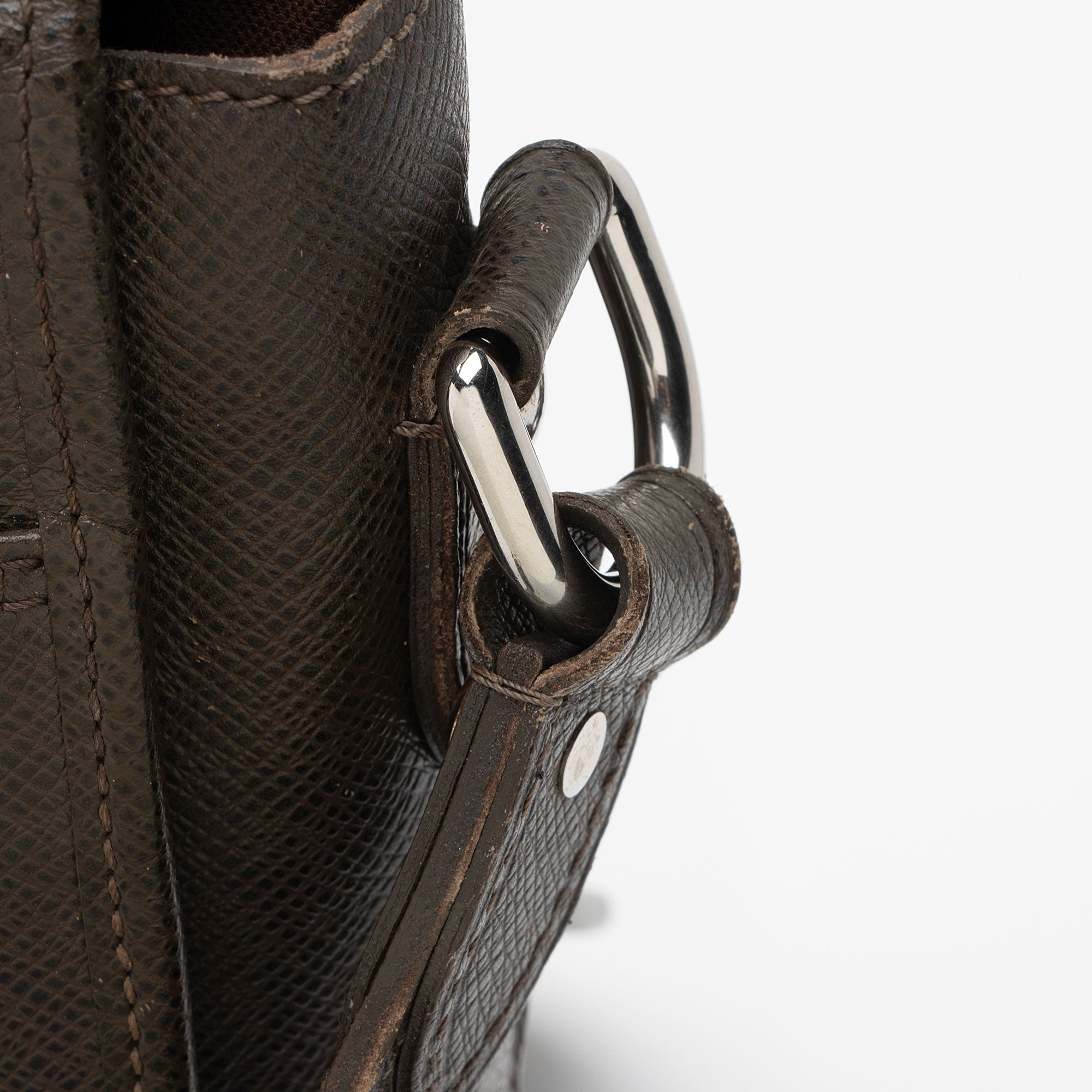 Louis Vuitton Taiga Leather Andrei Messenger (SHF-IYHH6n)