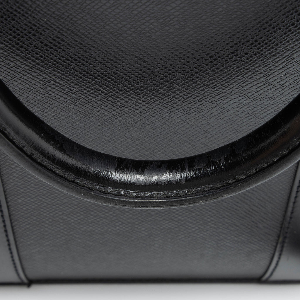 Louis Vuitton Taiga Leather Lozan Briefcase (SHF-9OeHvp)