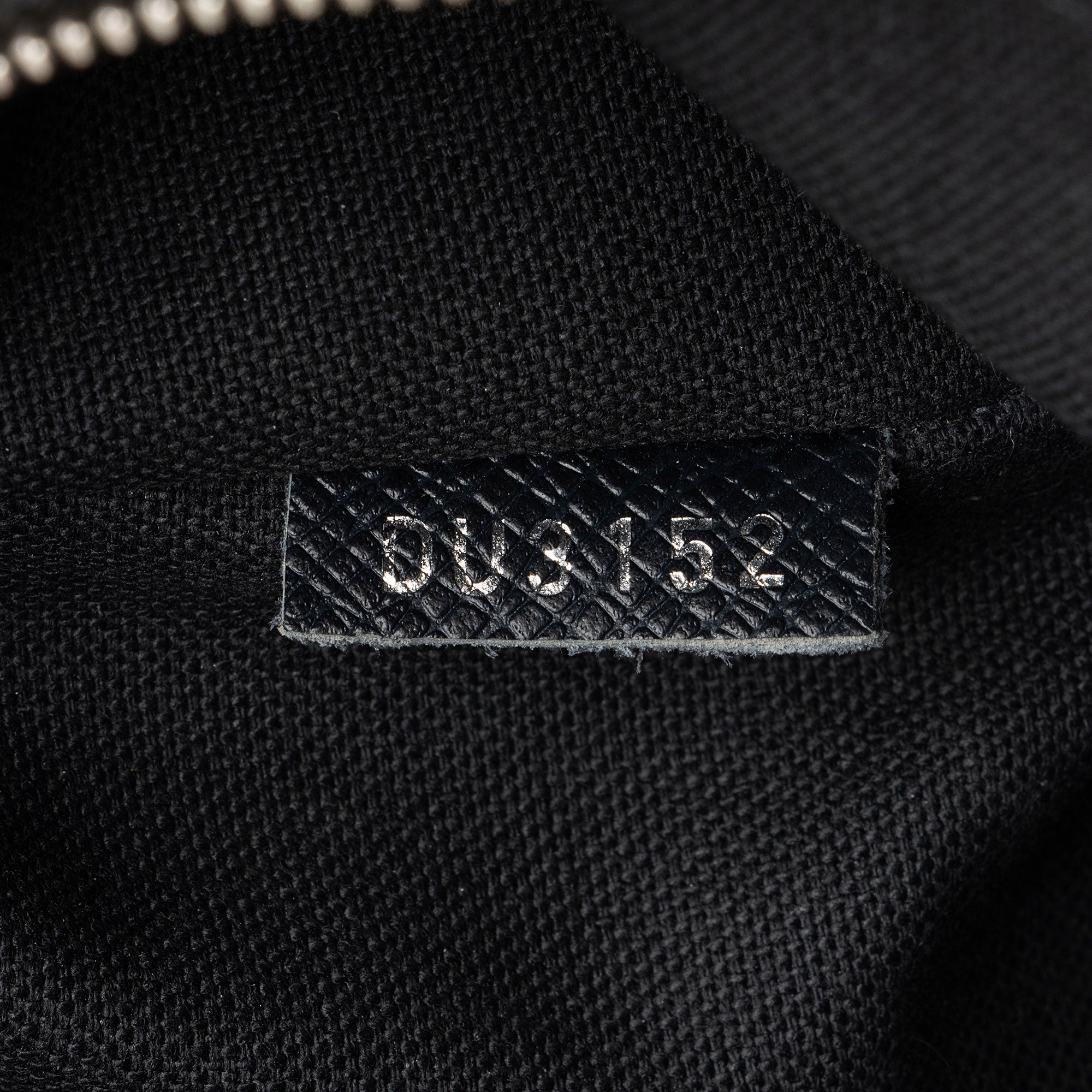 Louis Vuitton Taiga Leather Roman PM Messenger