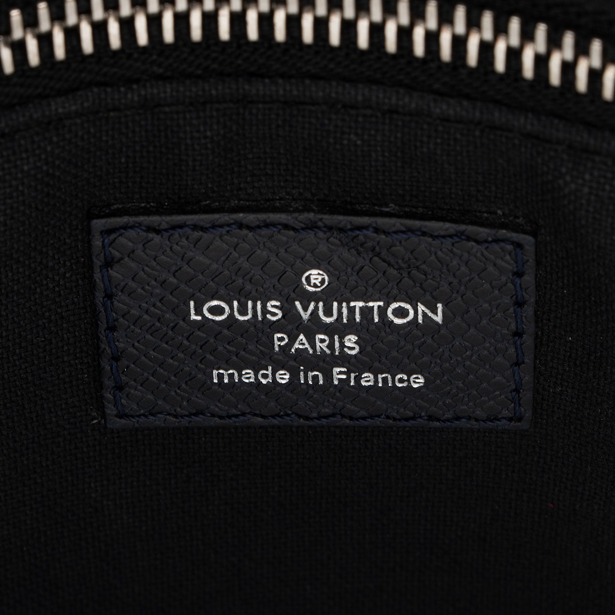 Louis Vuitton Taiga Leather Roman PM Messenger