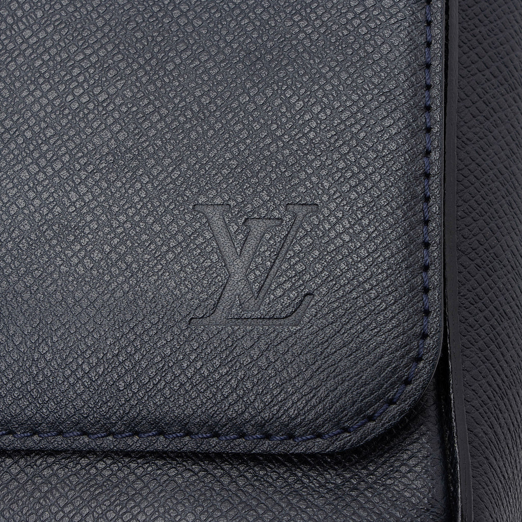 Louis Vuitton Taiga Leather Roman PM Messenger
