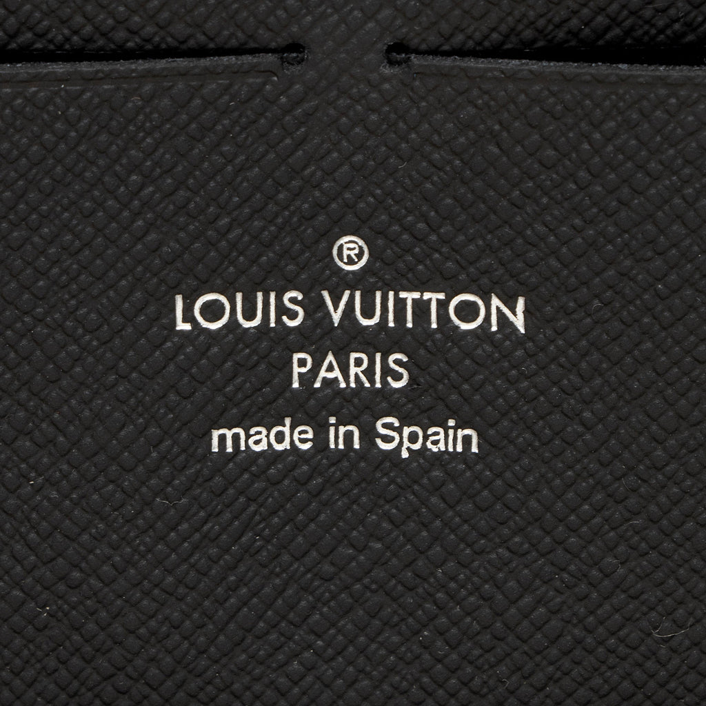 Louis Vuitton Taiga Leather Zippy Organizer Wallet