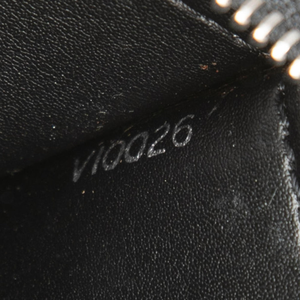 Louis Vuitton Taiga Lozan