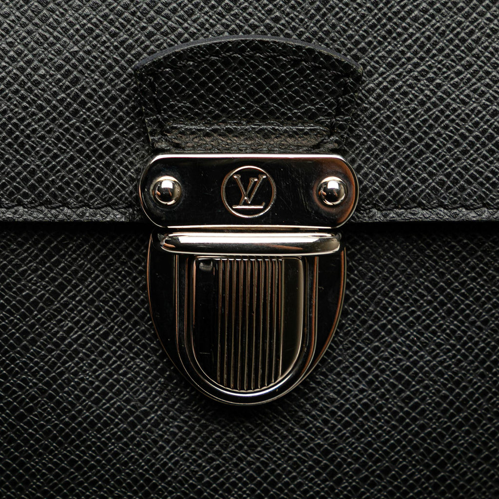 Louis Vuitton Taiga Luca