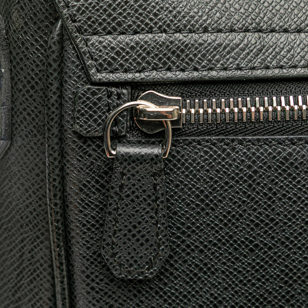Louis Vuitton Taiga Luca