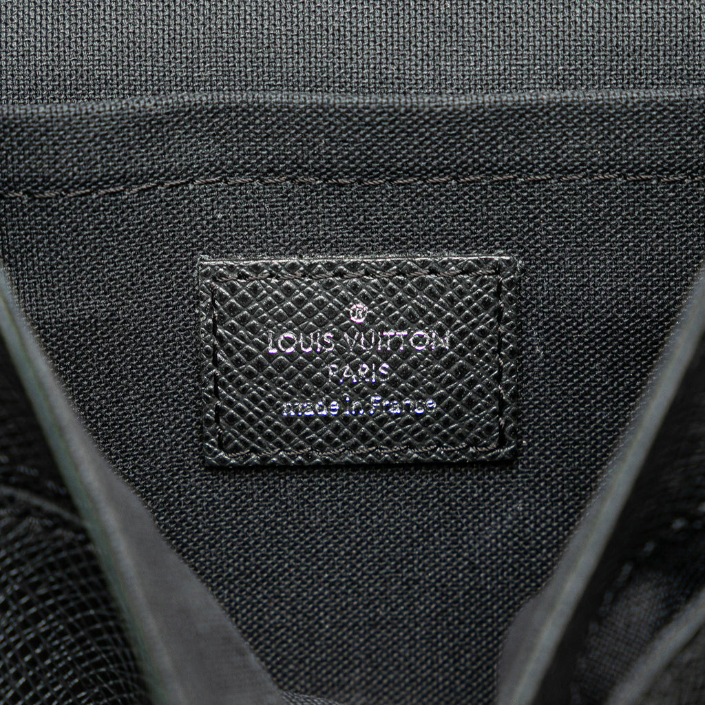 Louis Vuitton Taiga Luca